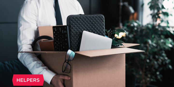 What happens to foreign employees when a Hungarian business closes?